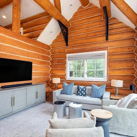 New! Chic European Style Cabin, Short Walk To Ski Home